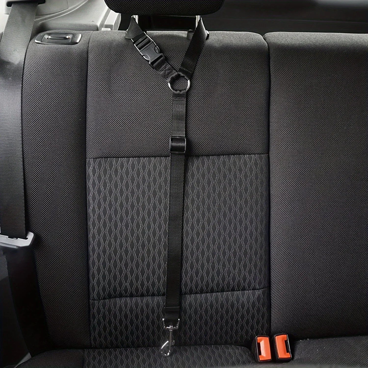 Pet car seat belts, dog and cat car leash, rear seat, retractable. Make your pet safer!